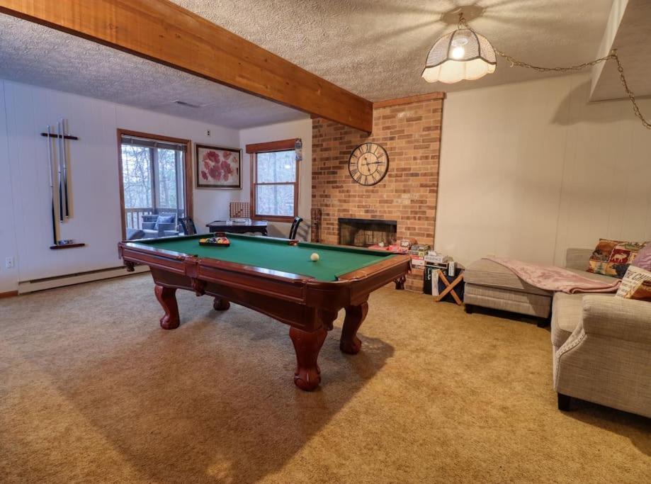 4-Bedroom+Loft-Sauna-Pool Table-Bar-2 Fireplaces バサイ エクステリア 写真